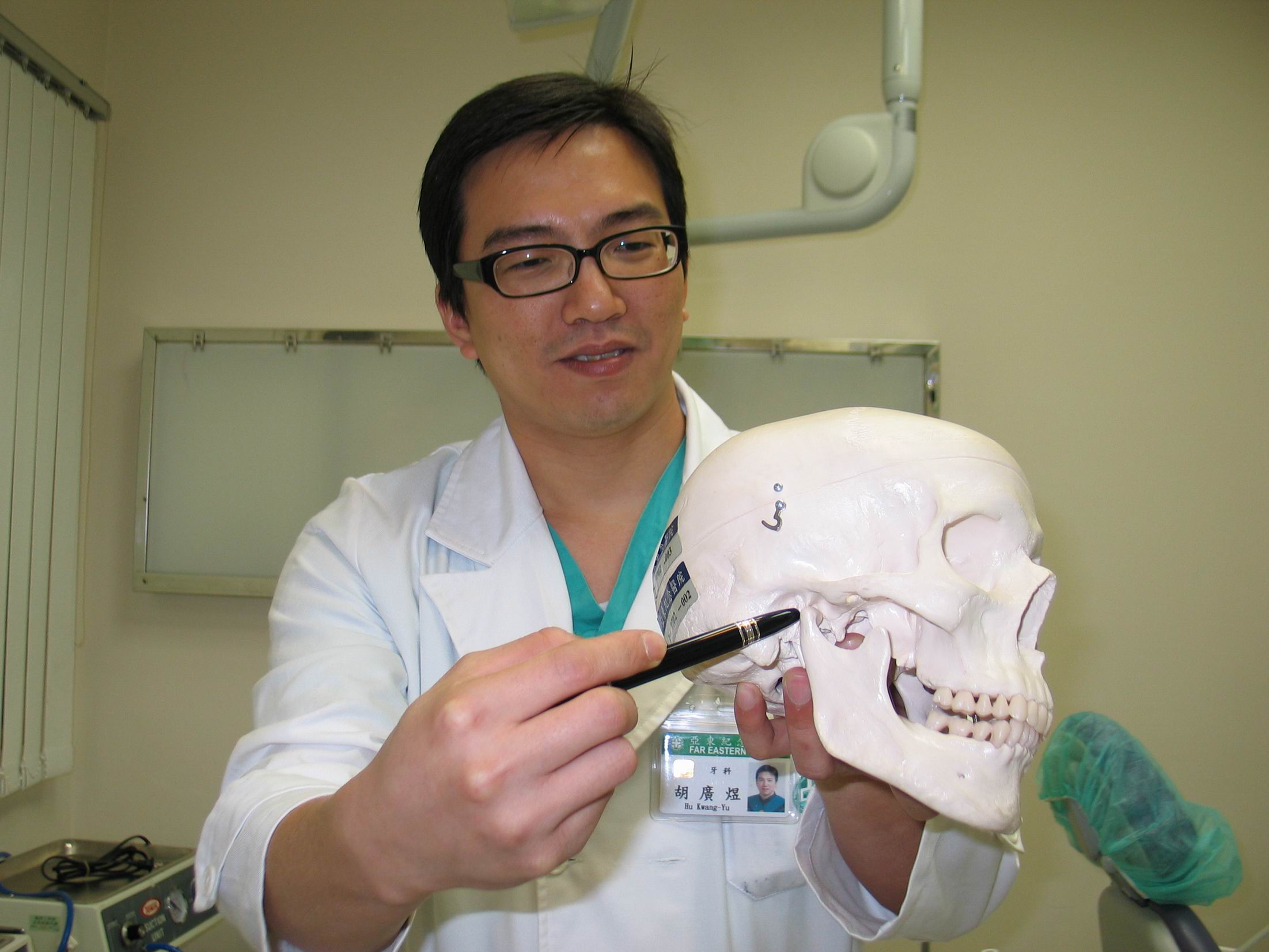 口腔重建新境界 游離腓骨皮瓣立即人工植牙手術(相關圖片)