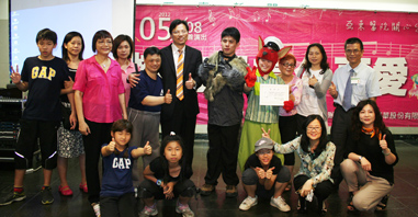 小可樂果劇團分享愛給亞東醫院病友(相關圖片)