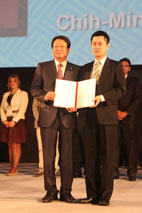 賀本院張智銘醫師榮獲世界耳鼻喉科醫學會優秀青年學者獎(相關圖片)