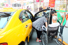 『學生志工』在亞東(相關圖片)