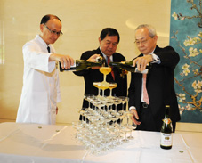 亞東新章  院長交接(相關圖片)