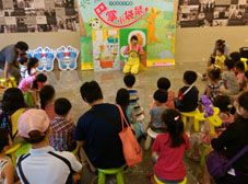 亞東醫院兒童友善醫療服務  與孩子同在，讓我們彎下腰，傾聽他、照顧他…(相關圖片)