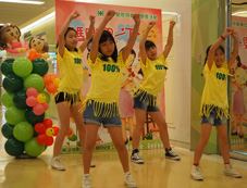 「媽咪親一下」亞東醫院母親節關懷活動(相關圖片)