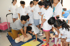 薪火相傳小小華陀體驗營活動(相關圖片)