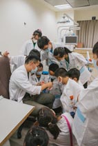 播下善的種子  『小小華佗營』(相關圖片)