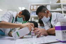 播下善的種子  『小小華佗營』(相關圖片)