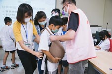 播下善的種子  『小小華佗營』(相關圖片)