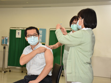 率先開打!  COVID-19疫苗接種  亞東醫院E起來(相關圖片)