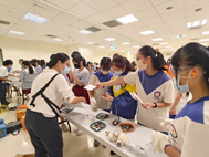 亞東「醫學體驗營」  開啟青少年醫藥衛生領域(相關圖片)