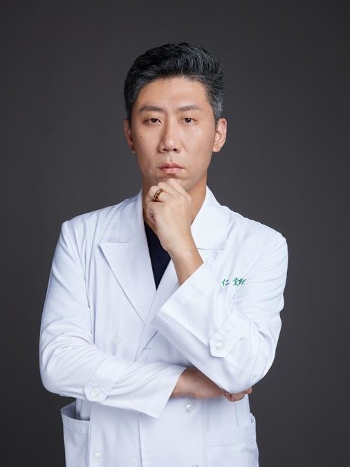 孫仁堂    　醫師