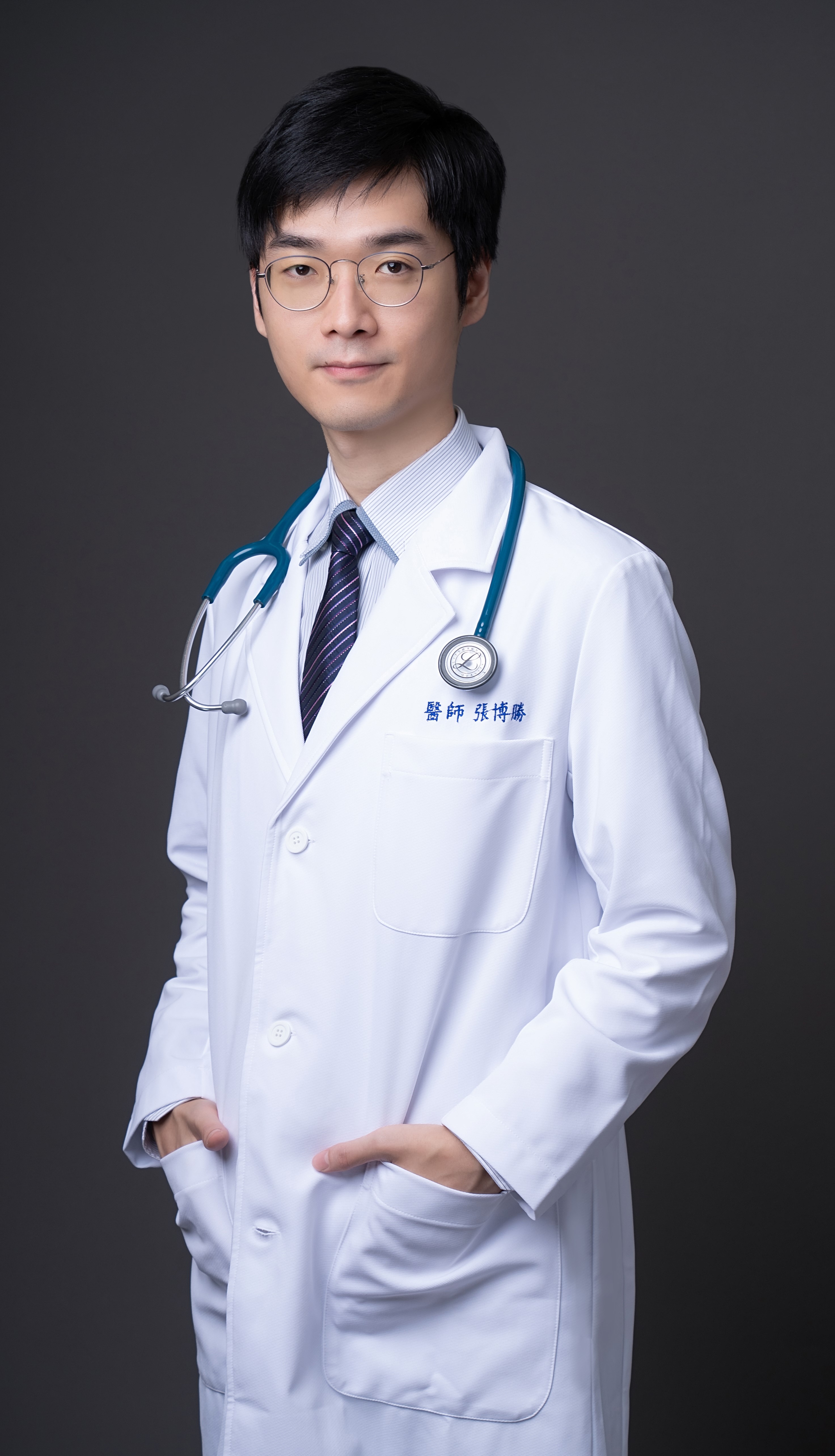 張博勝    　醫師