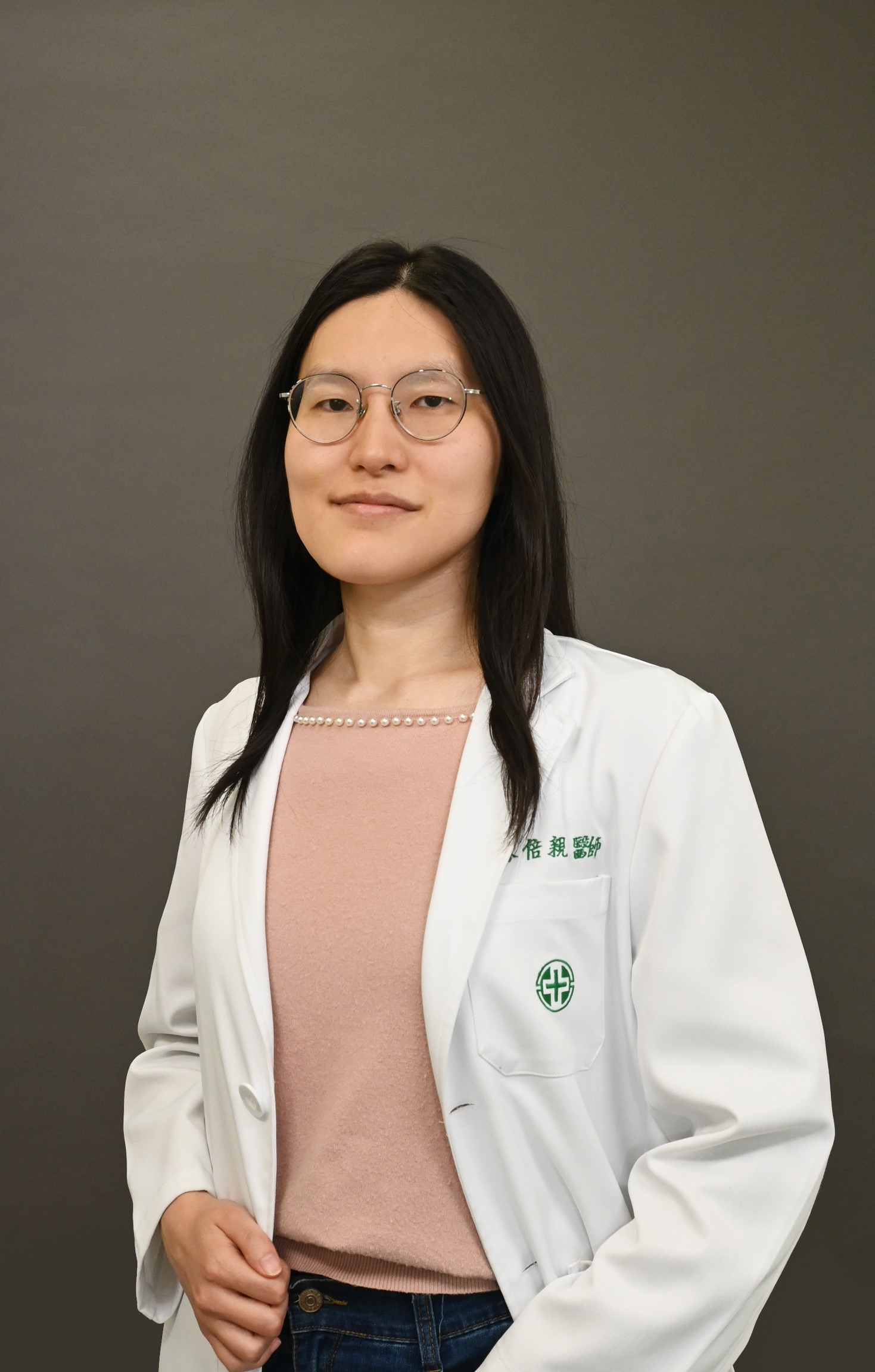 林倍親    　醫師