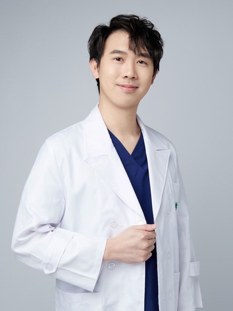 蕭勝陽    　醫師