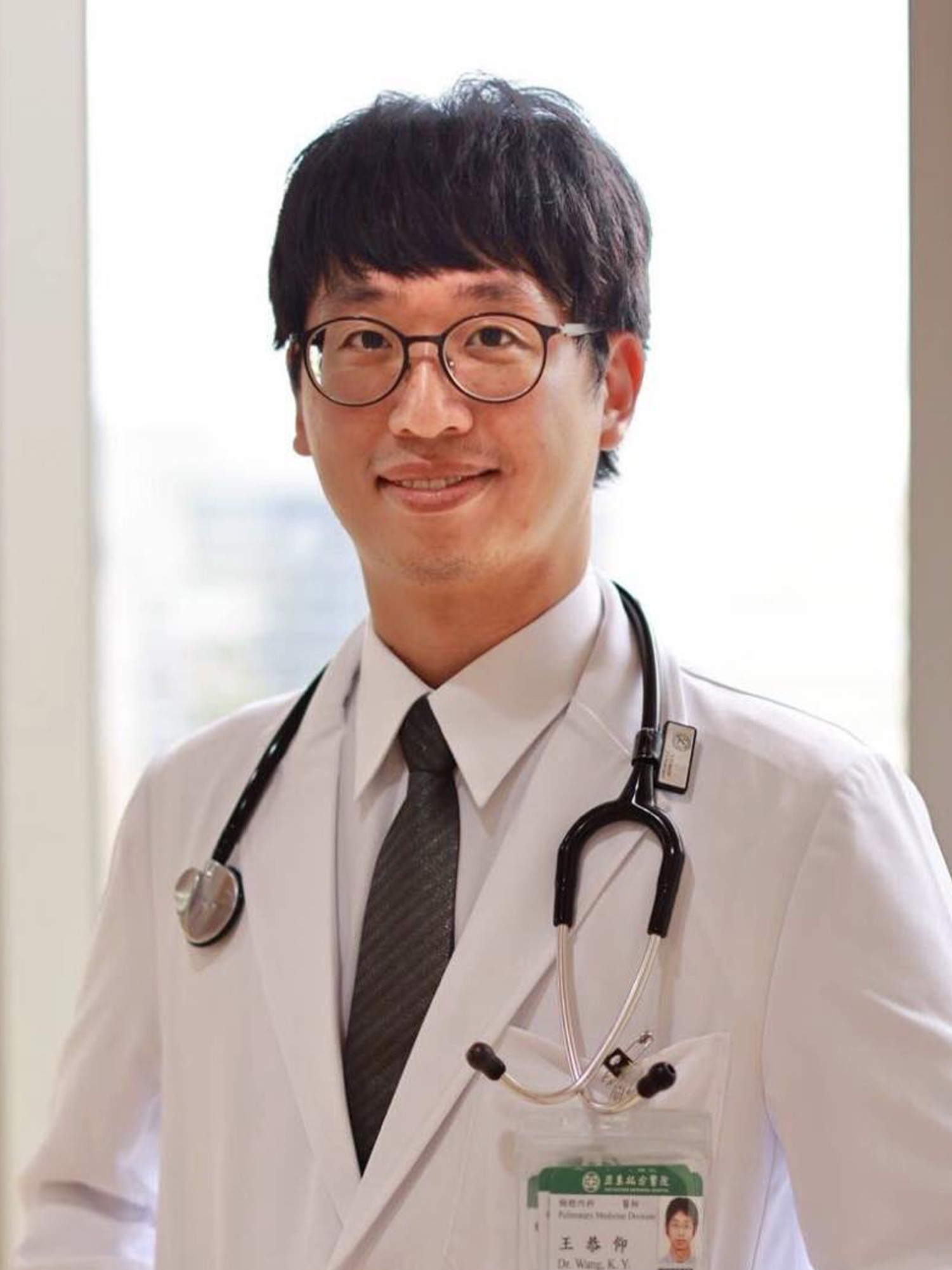 王恭仰    　醫師
